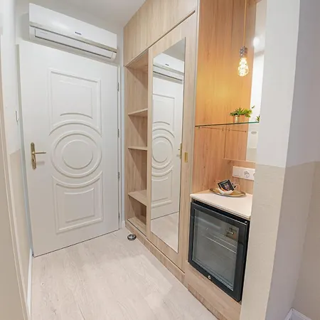 Casablanca Panzio B&B 4*