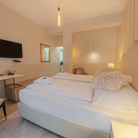 B&B Casablanca Panzio 터터