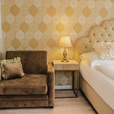 Casablanca Panzio B&B 터터