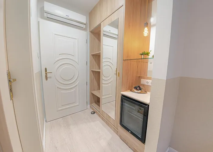 Casablanca Panzio B&B 4*