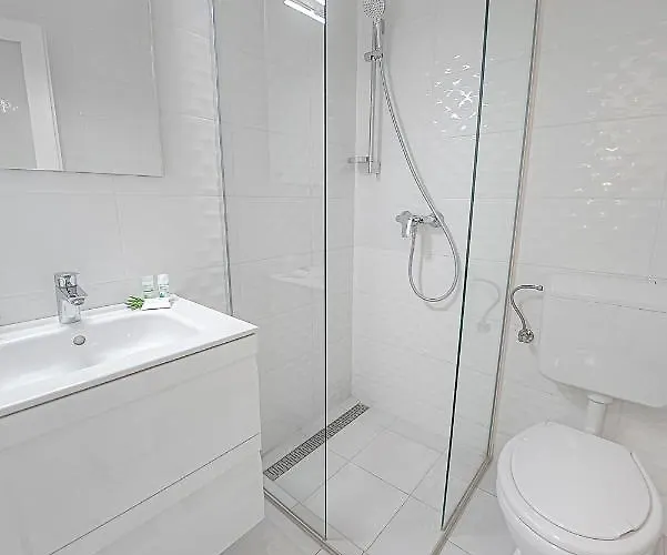 Casablanca Panzio B&B 터터