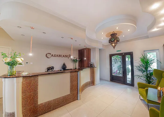 Casablanca Panzio B&B 터터